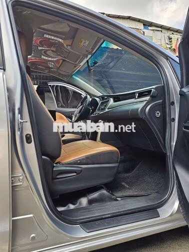Toyota Innova E 2.0 SX 2017 Số sàn Bạc
