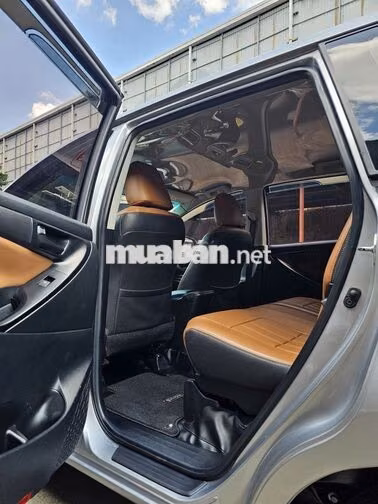 Toyota Innova E 2.0 SX 2017 Số sàn Bạc