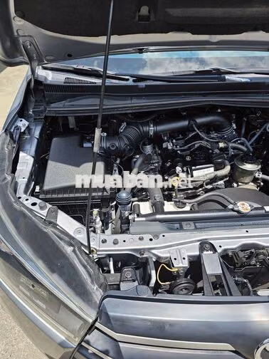 Toyota Innova E 2.0 SX 2017 Số sàn Bạc