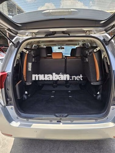 Toyota Innova E 2.0 SX 2017 Số sàn Bạc