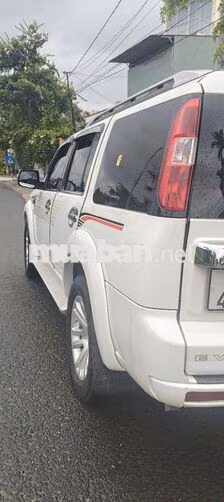 Ford Everest 2014 Trắng 7 chỗ Việt Nam