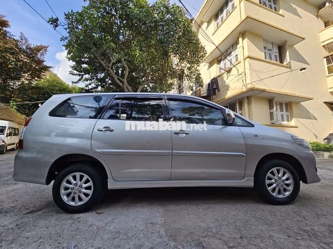 Toyota Innova E 2.0 SX 2012 Số sàn Bạc