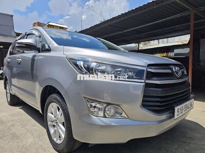 Toyota Innova E 2.0 SX 2017 Số sàn Bạc
