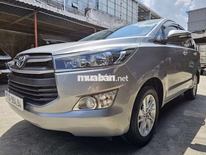 Toyota Innova E 2.0 SX 2017 Số sàn Bạc