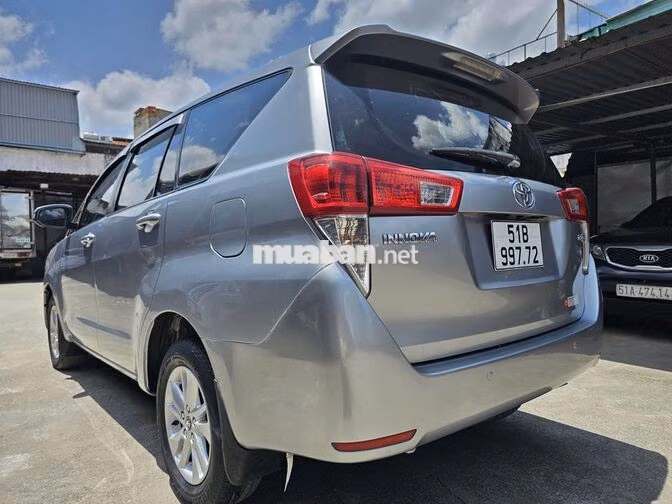 Toyota Innova E 2.0 SX 2017 Số sàn Bạc