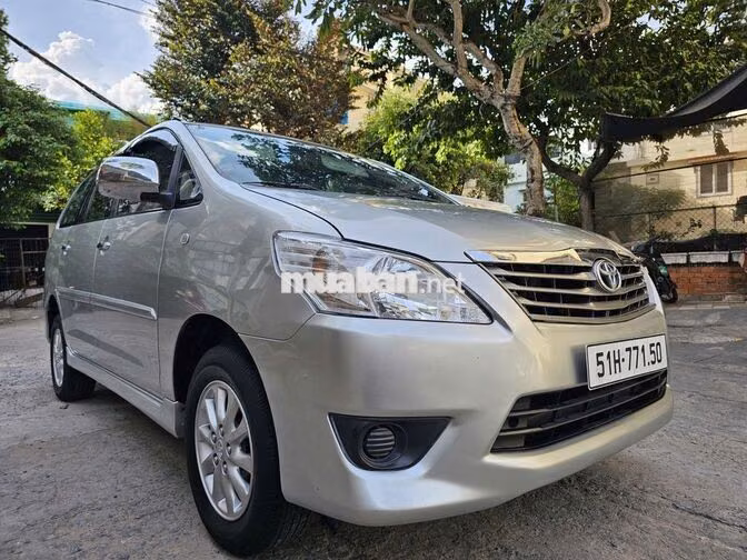 Toyota Innova E 2.0 SX 2012 Số sàn Bạc