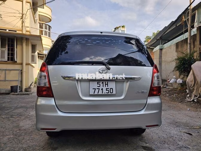 Toyota Innova E 2.0 SX 2012 Số sàn Bạc