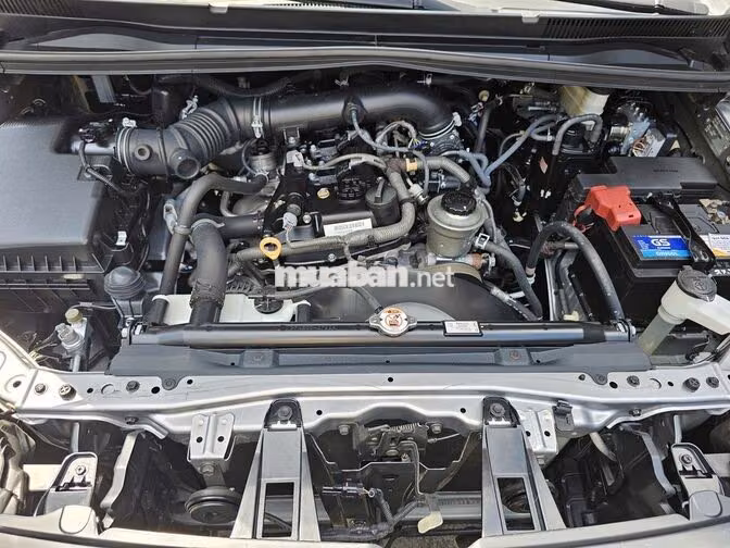 Toyota Innova E 2.0 SX 2017 Số sàn Bạc