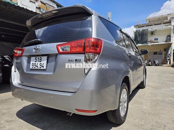 Toyota Innova E 2.0 SX 2017 Số sàn Bạc