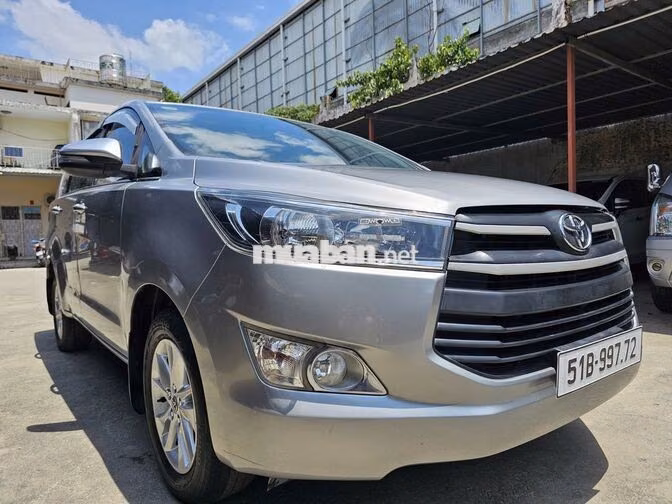 Toyota Innova E 2.0 SX 2017 Số sàn Bạc