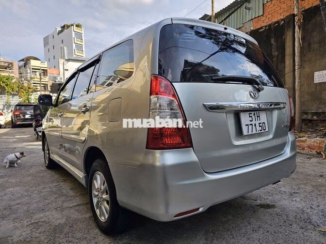 Toyota Innova E 2.0 SX 2012 Số sàn Bạc