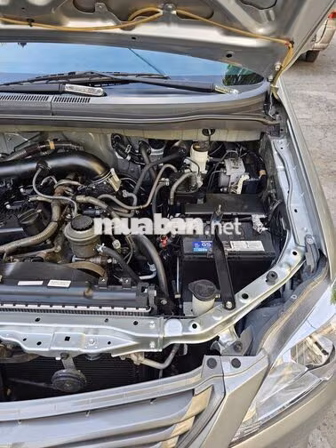 Toyota Innova E 2.0 SX 2012 Số sàn Bạc