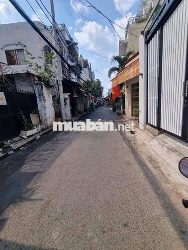 Nhà Mới rộng rãi, DT 20x10m, Trệt 1 Lầu, Hẻm xe Hơi