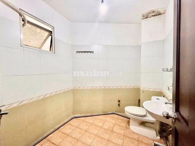 PHÒNG CỬA SỔ ĐÓN NẮNG ĐÓN GIÓ - CẠNH BV TÂN HƯNG