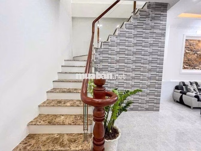 Cho thuê nhà HXT 207/3A Đường Ba Tháng Hai, P.12, Q.10 