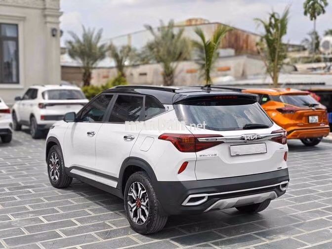 🔴 Kia Seltos 2022 1.4 Turbo Luxury Trắng nóc đen