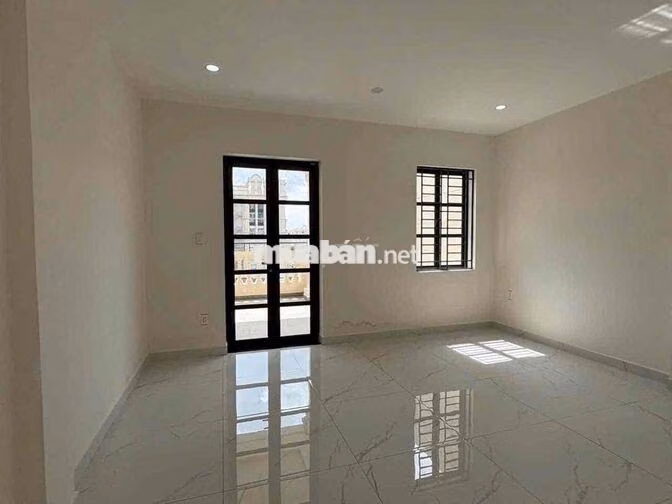 Cho thuê nhà phố Cityland 1 hầm + 4 lầu chỉ 42 triệu (bao thuế)