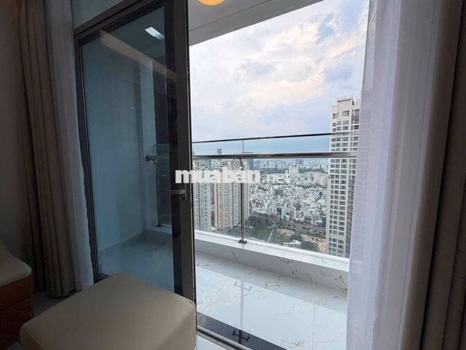 Cần cho thuê căn hộ nội thất luxury tại Vinhomes - Landmark 81.