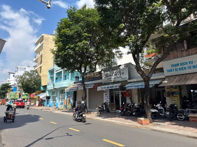 MẶT TIỀN PHẠM VĂN CHÍ 62m2 GẦN CẦU BÌNH TIÊN ĐOẠN ĐẸP
