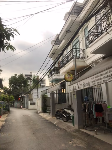CHO THUÊ nhà nguyên căn mới xây rất sang trọng, sạch đẹp 