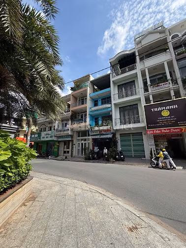 SIÊU PHẨM MT HẼM NHỰA 10M QUẬN 10, 4x16, 5 TẦNG, HĐT 35TR, CHỈ 20 TỶ