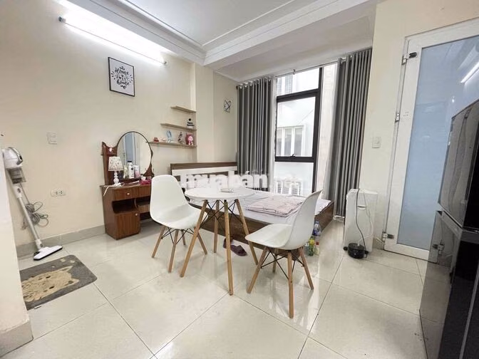 Căn hộ khép kín đủ nội thất thang máy, ngõ oto kinh doanh ol được