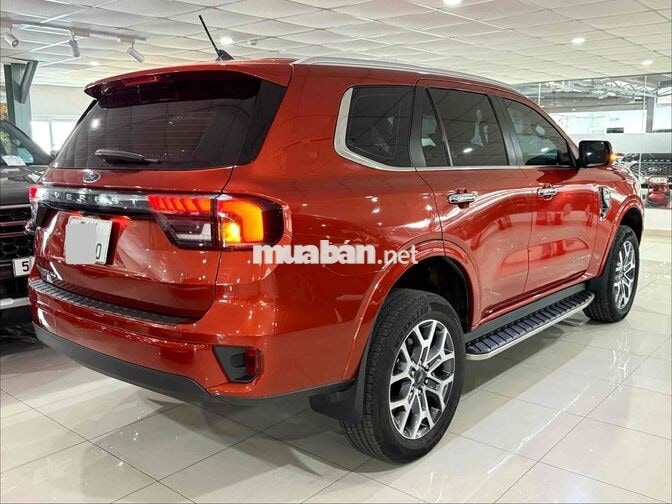 Everest 2022 Xuất Hoá Đơn Hãng Ford Bán Cam Kết Xe