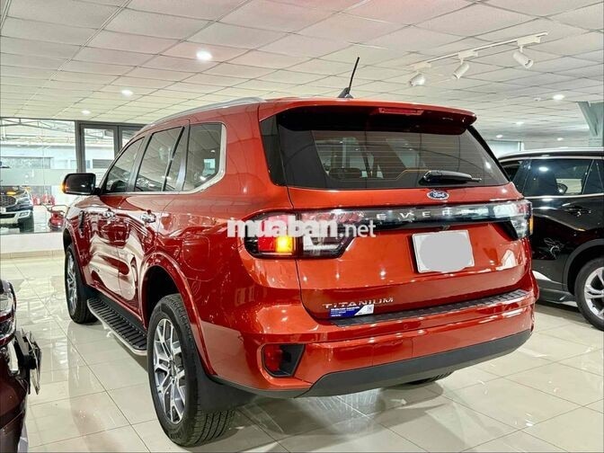 Everest 2022 Xuất Hoá Đơn Hãng Ford Bán Cam Kết Xe
