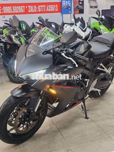 Honda CBR E.clutch 690 km Đen