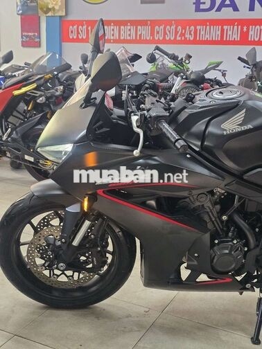 Honda CBR E.clutch 690 km Đen