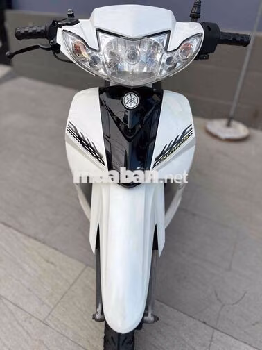 Yamaha Sirius Trắng, Đen Xăng
