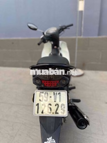 Yamaha Sirius Trắng, Đen Xăng