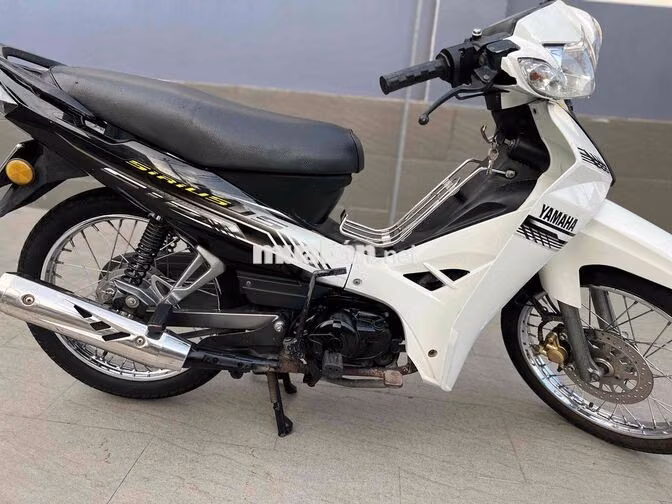 Yamaha Sirius Trắng, Đen Xăng
