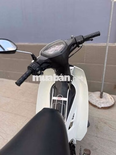 Yamaha Sirius Trắng, Đen Xăng