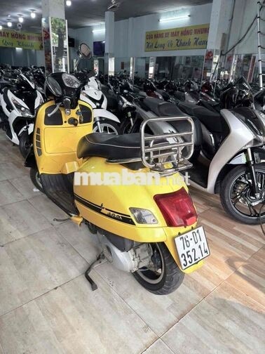 Piaggio Vespa GTS 2016 Vàng