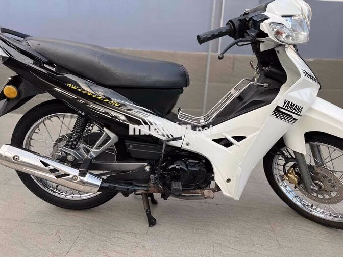 Yamaha Sirius Trắng, Đen Xăng