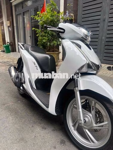 Sh125 đời 2017 bstp chính chủ sang tên hỗ trợ góp