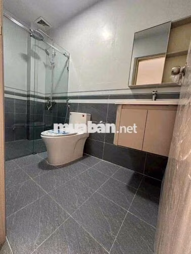 CHO THUÊ NHÀ HẺM 3GÁC -LÂM VĂN BỀN -1TRỆT 1LẦU -13tr CÒN TL