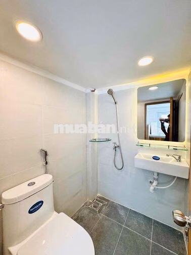 Căn phòng mới xây 100% ngay Dương Quảng Hàm 5 bạn đầu tiên free cọc