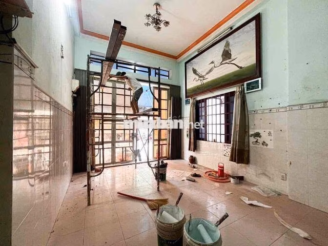 Nhà Nguyên Căn ngay tại chợ bờ hồ