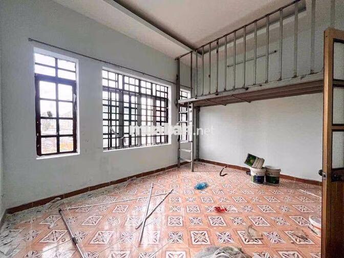 Nhà Nguyên Căn ngay tại chợ bờ hồ