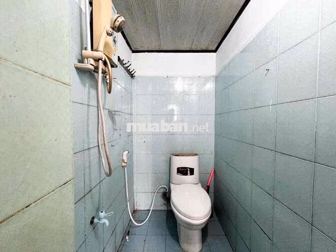 Nhà Nguyên Căn ngay tại chợ bờ hồ