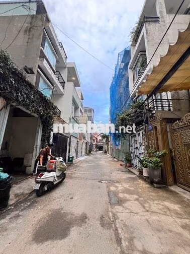 Nhà 1T3L 4PN. 5WC Đường 5 Linh Chiểu, Thủ Đức ( Gần Vincom )