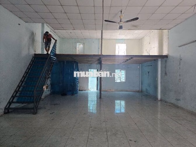 CHO THUÊ KHO,XƯỞNG 8X17M + GÁC, GIÁ 12TR/T NGAY EON TÂN PHÚ