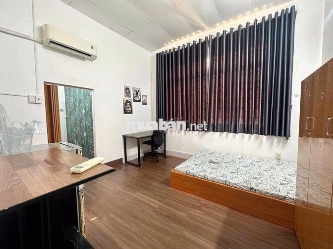 Phòng Full Nội Thất Cửa Sổ To - Gần UFM Và TDT Tiện qua quận Trung Tâm