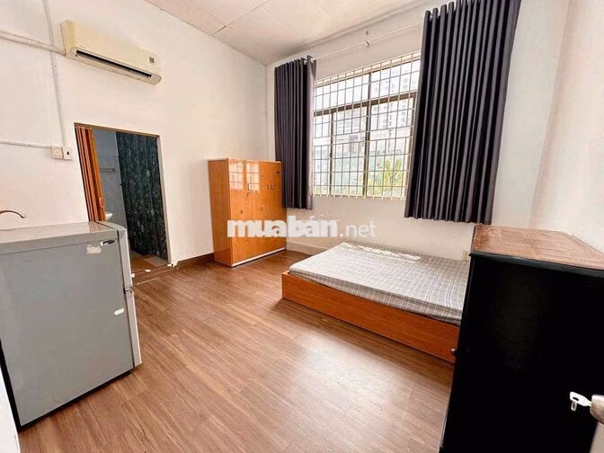 Phòng Full Nội Thất Cửa Sổ To - Gần UFM Và TDT Tiện qua quận Trung Tâm