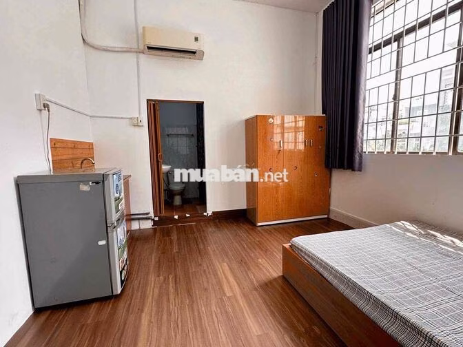 Phòng Full Nội Thất Cửa Sổ To - Gần UFM Và TDT Tiện qua quận Trung Tâm