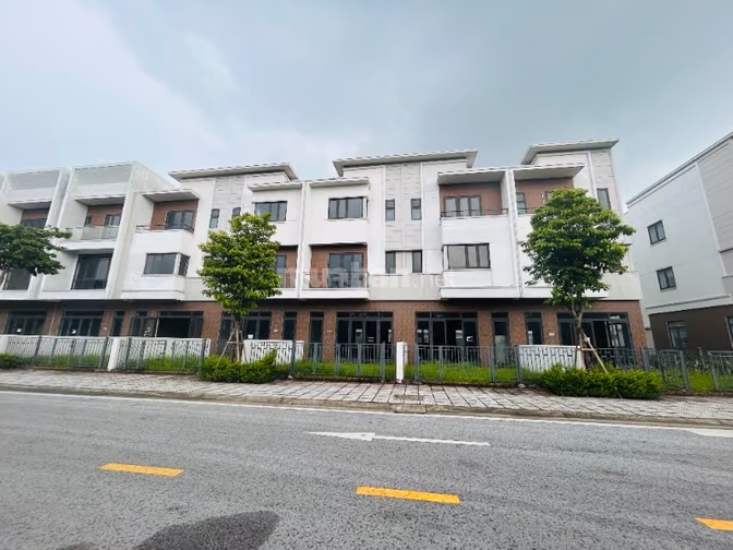 🏙️ CÁCH HỒ GƯƠM CHỈ 12KM – SHOPHOUSE GÓC LÀN 1 TRỤC ĐƯỜNG CHÍNH 