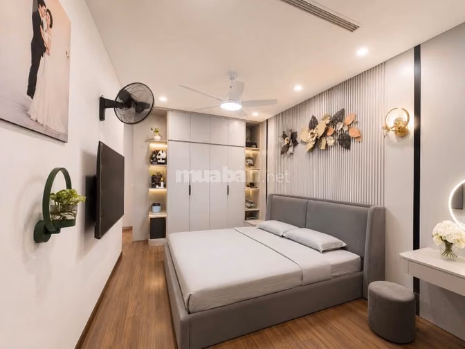 Bán chung cư TimeCity 79m2, full nội thất. Chỉ 7,9 tỷ sổ đỏ sang tên