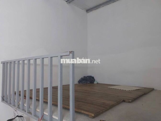 Phòng trọ cấp 4 gần trường UNETI - HOU - HUBT có đh, nl, vskk